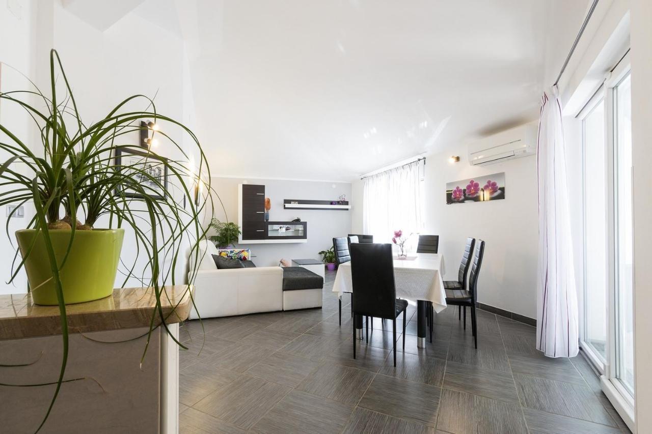 Apartment Carmen Pula Luaran gambar