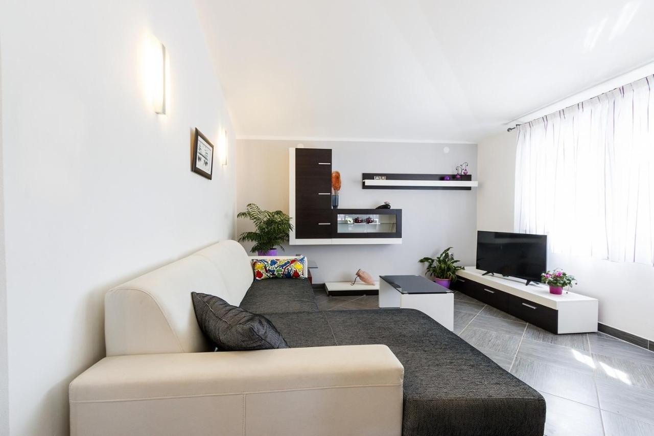Apartment Carmen Pula Luaran gambar