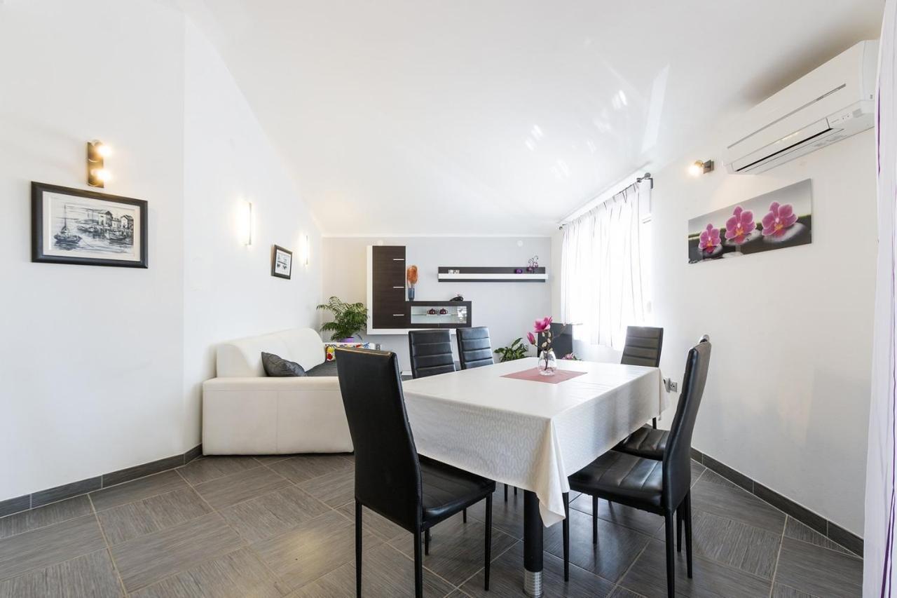Apartment Carmen Pula Luaran gambar