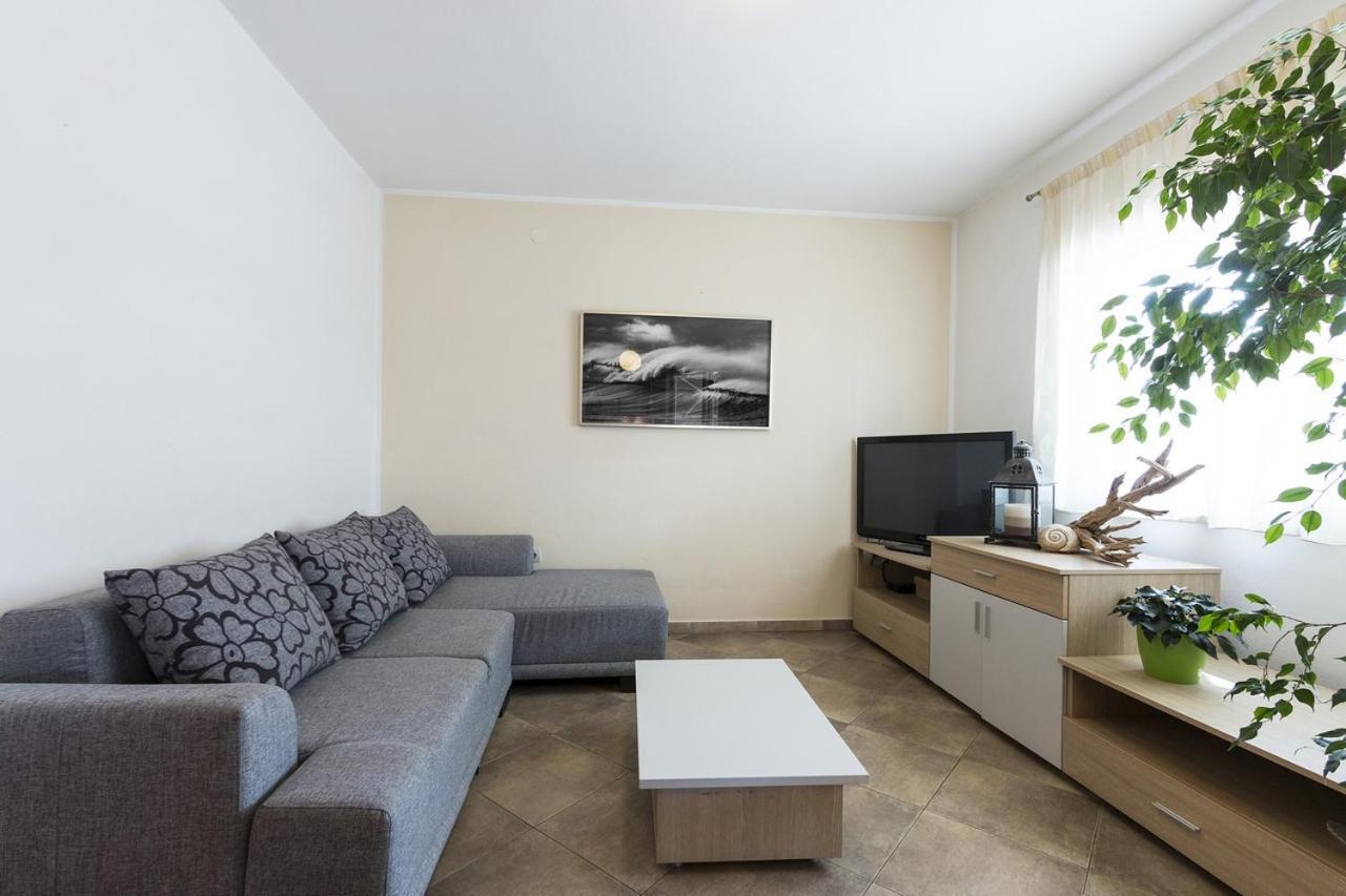 Apartment Carmen Pula Luaran gambar